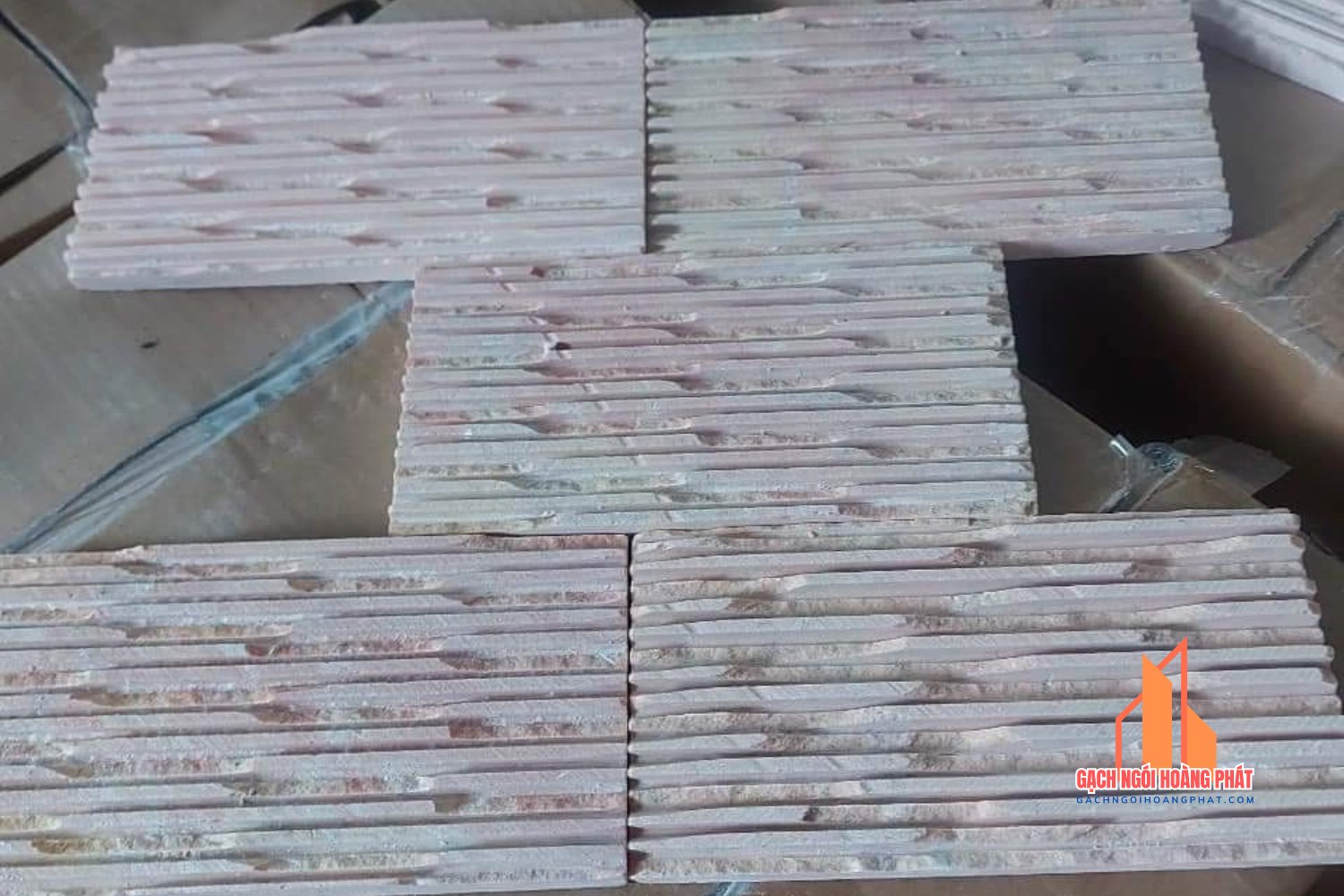 Đá răng lược hồng được khai thác từ vùng núi Nghệ An